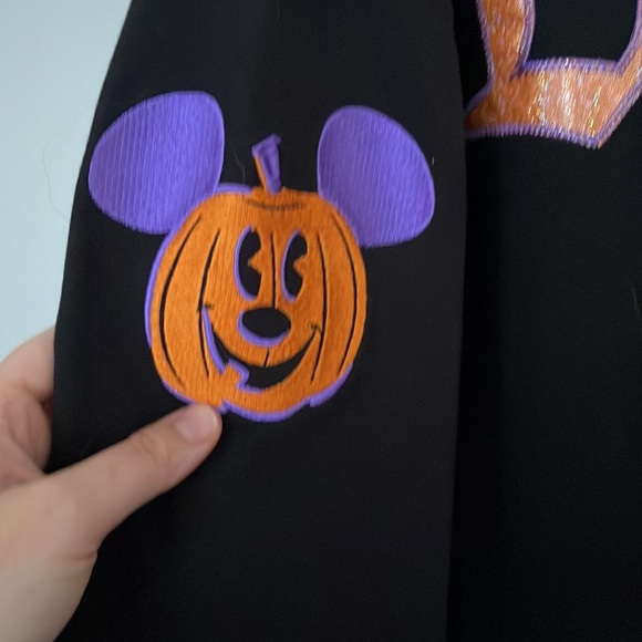 Disneyland Halloween Long sleeve - Picture 3 of 10